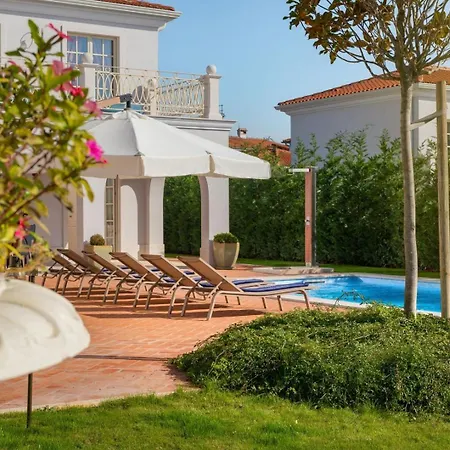 Luxury Luna With A Pool *