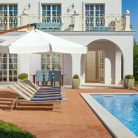 Luxury Luna With A Pool *