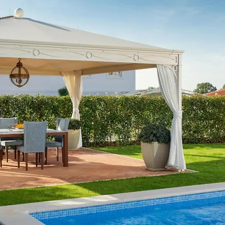 Luxury Luna With A Pool *